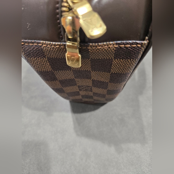 Louis Vuitton Authentic  Sarria Damier Vintage Handbag - Picture 4 of 8